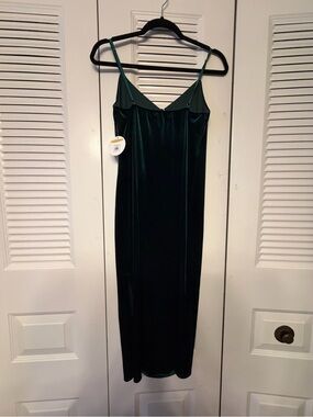 Q2 Emerald Green Velvet Midi Slip Dress